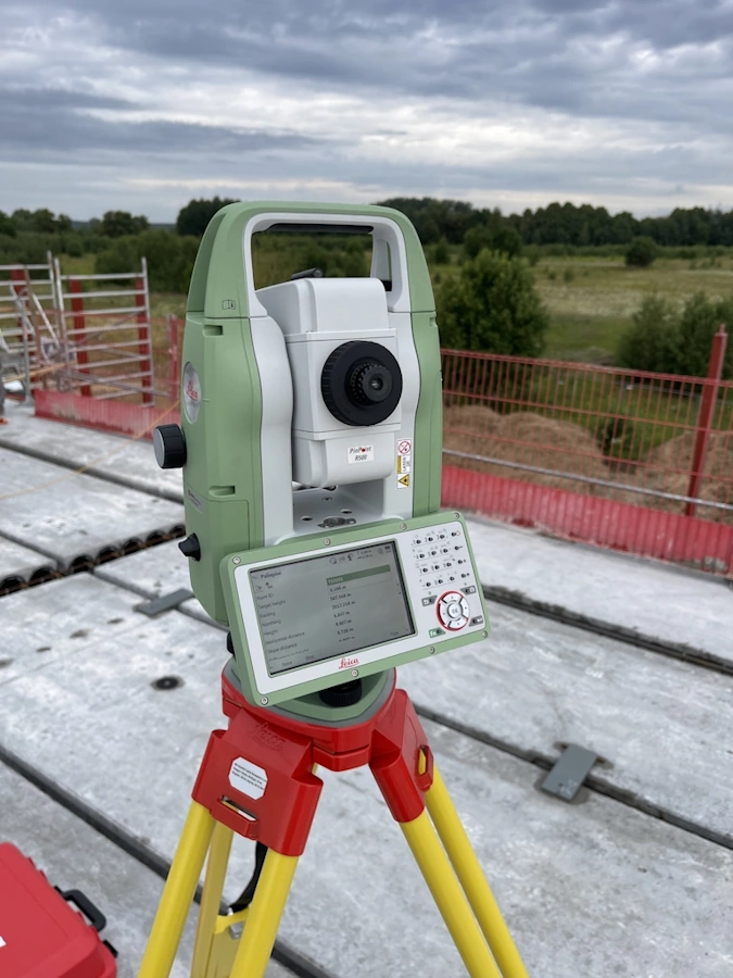 stebėsena, Leica TS16 P2 R500 Robotic Total Station