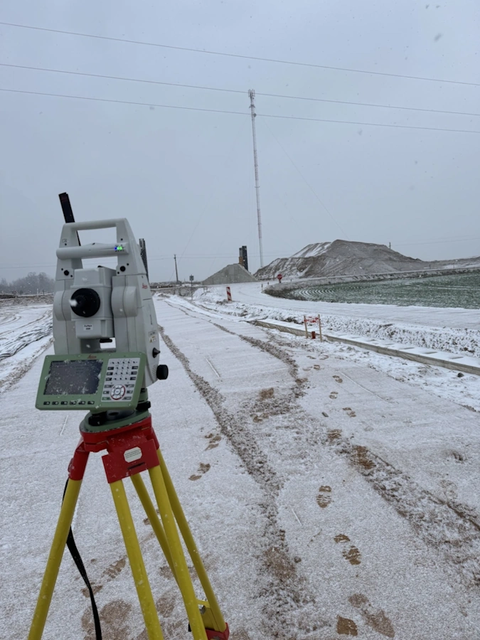sankasos įrengimo monitoringas, Leica TS16 "P2" R500 Robotic Total Station